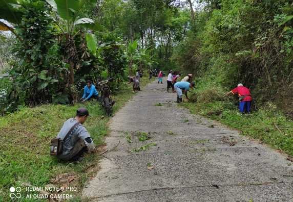 Kerja Bakti Masyarakat Desa Bakun Kecematan Loloda 